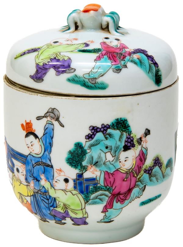 COFANETTO IN PORCELLANA, CINA INIZI XX SECOLO