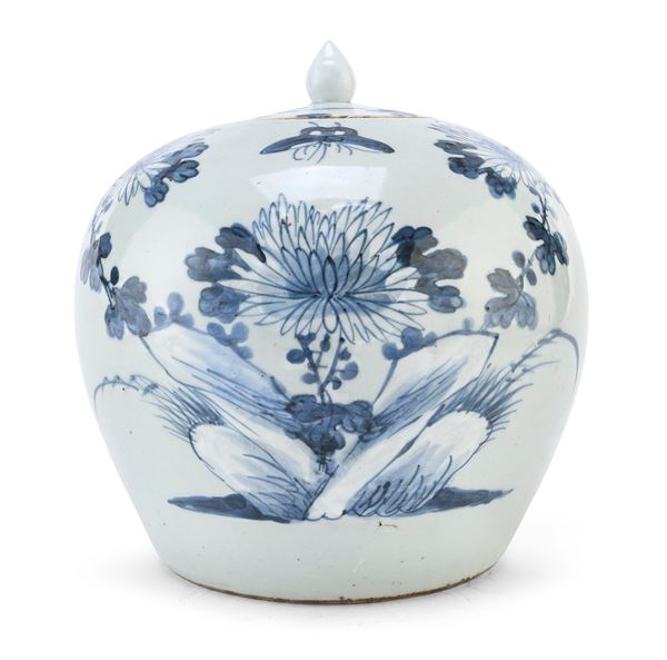 POTICHE IN PORCELLANA BIANCO E BLU, CINA