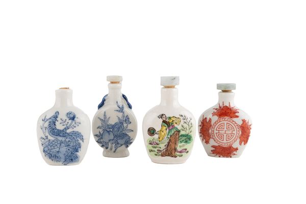 QUATTRO SNUFF-BOTTLES IN PORCELLANA, CINA XX SECOLO