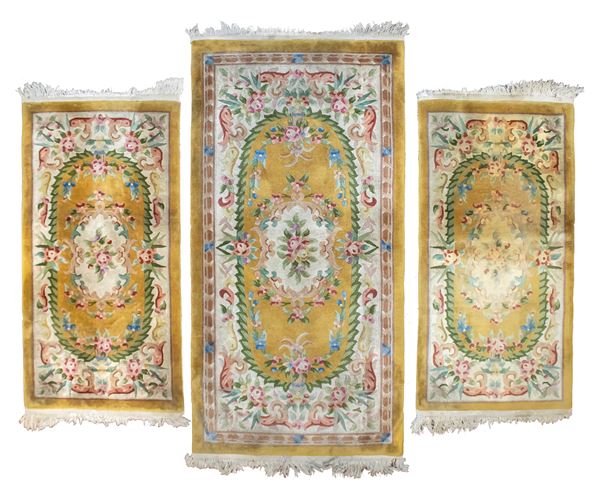 TRITTICO DI SCENDILETTO CINESI, TIEN-TSIN