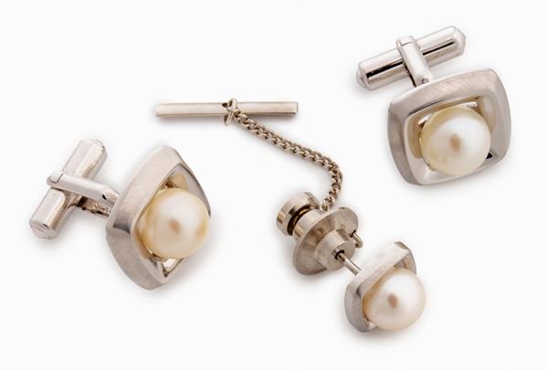 SET DI POLSINI E FERMACRAVATTA CON PERLE