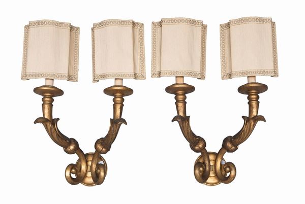 COPPIA DI APPLIQUES IN LEGNO DORATO