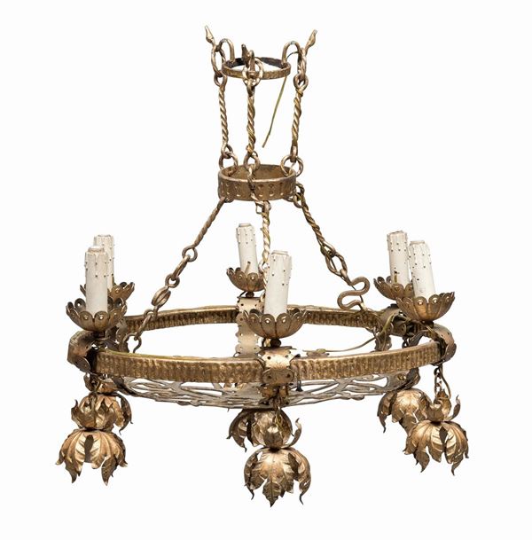 LAMPADARIO IN METALLO DORATO