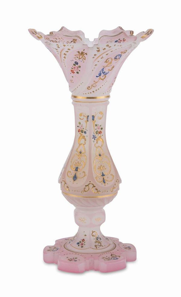 VASO IN OPALINE